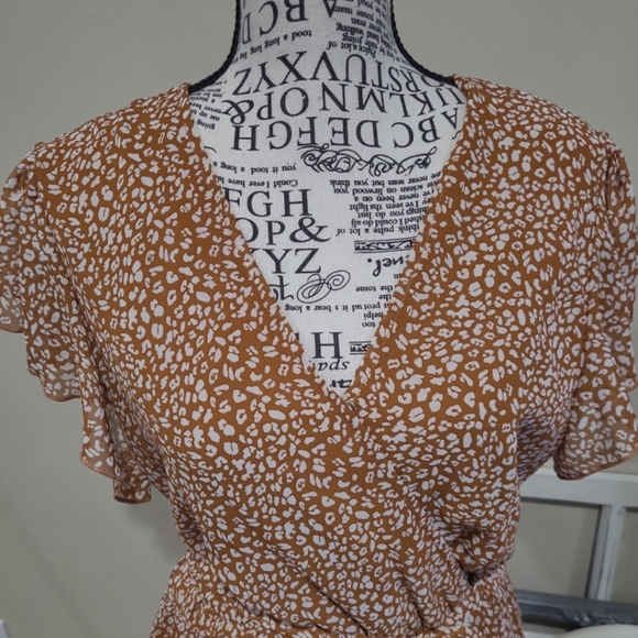 Boho midi dress Women SZ M flutter sleeve tie belt muted rust print ruffle Fall - Picture 3 of 10
